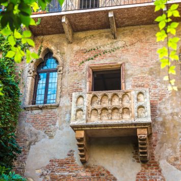 Juliet's balcony, representing Romeo and Juliet analysis